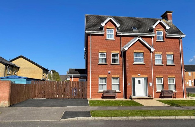 Luxury Portrush Holiday Homes - The Grove, Portrush Sleeps 14 - 6 bedrooms