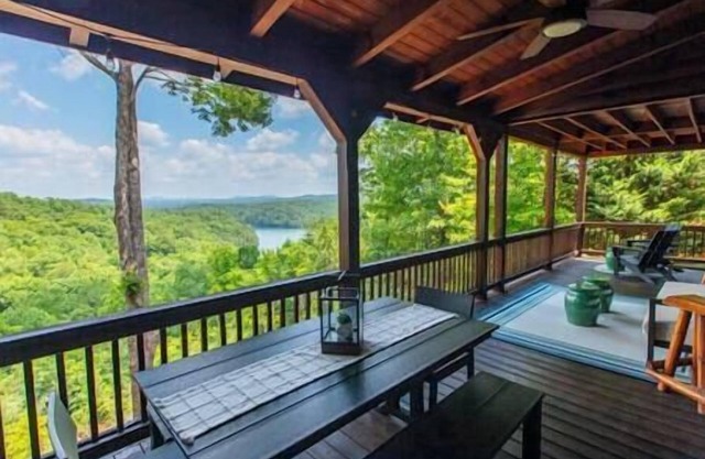 Luxury Renovated | Lake & Mountain Views | Hot Tub