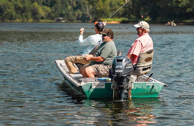 Luxury Riverfront Lodge Fishing, Hot Tub & Ozark Views”
