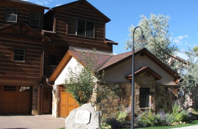 Casa de lujo en el centro de la ciudad con vistas al río, a 1 minuto a pie de las aguas termales