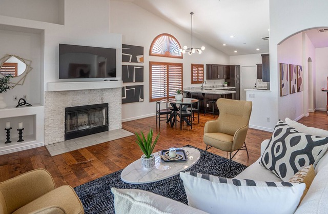 ¡Casa de lujo en Scottsdale con el patio trasero del artista!