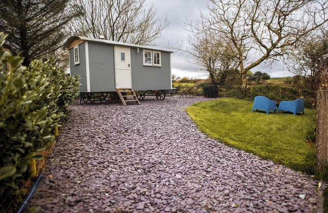 Luxury Shepherds Hut with Bath