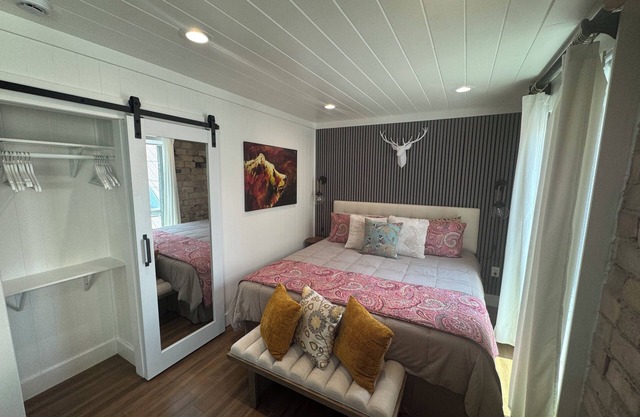 Luxury Suite in Downtown Blue Ridge - The Penthouses on Main, Suite 102