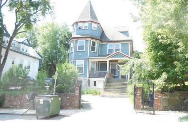 Alquiler de casa de lujo con estacionamiento, se requiere una estadía mínima nr T