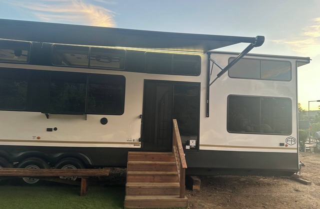 Luxury Trailer next to Cielo Farms