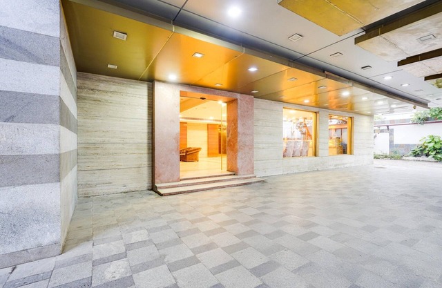 Luxury Urban Stays Near Chennai Airport