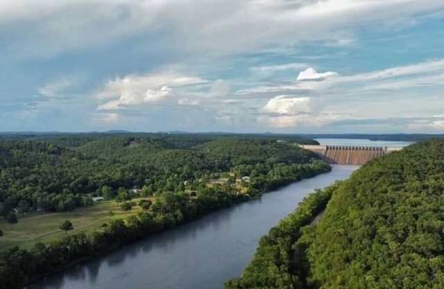 Luxury Vacation Cabin on the White River