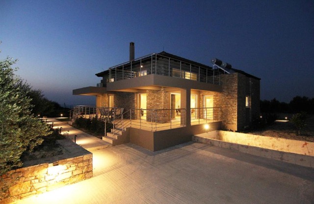 Luxury Villa Andriana