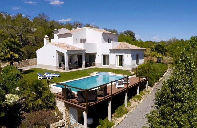 Nueva Villa de lujo cerca de Tavira, con vistas espectaculares y un entorno rural tranquilo