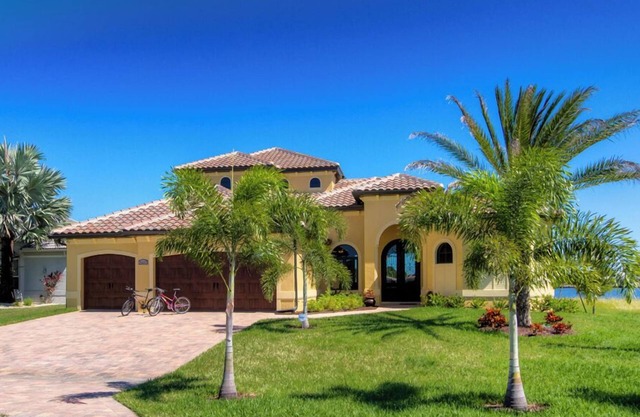 Villa de lujo en una ubicación privilegiada con piscina de gran tamaño e hidromasaje