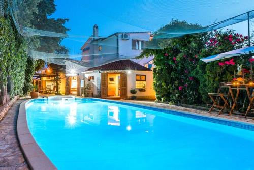 Luxury Villa in Rogoznica with Pool