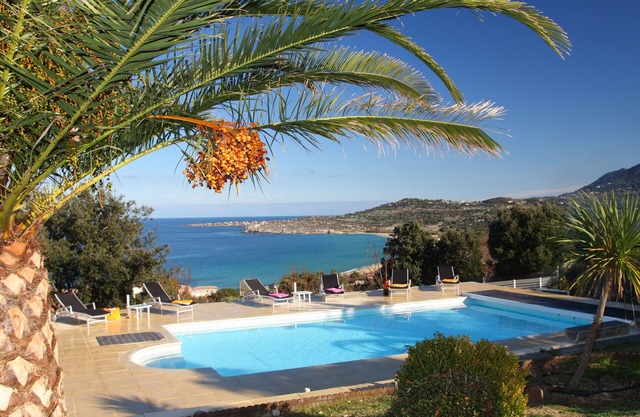 VILLA DE LUJO VISTA AL MAR PANORÁMICA PISCINA PRIVADA CLIMATIZADA DE 4 A 9 PERSONAS