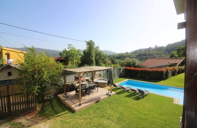 Villa de lujo con piscina y jacuzzi privado