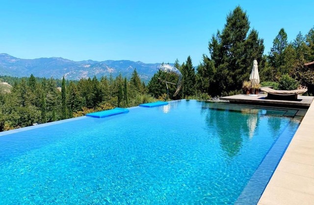Casa de huéspedes de lujo viñedo con increíbles vistas, piscina, tenis!