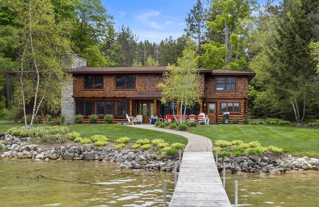 Casa de lujo de siete dormitorios en Walloon Lake.