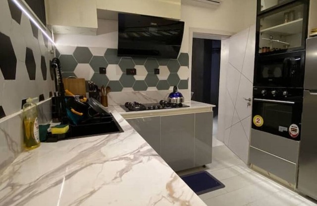 Luxury2BD |Fast Wi-Fi | PS5 | 24/7 electricity