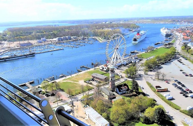 Luxus-Ecksuite mit stylischem Design und Traumblick übers Meer, 26.Stock im Maritim