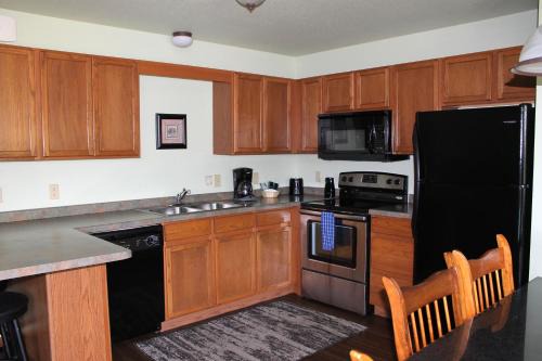 Lynx Lake 2 bedroom condo at Wild Eagle Lodge, #138