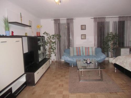 Möbliertes Dachstudio