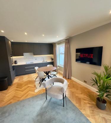 Macbeths Corner High end luxury apartment in centre with parking