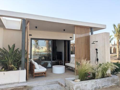 Magical Cabana Steps From Beach & Pool