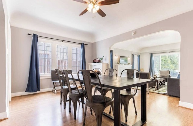 Magnificent House Minutes from Hollywood