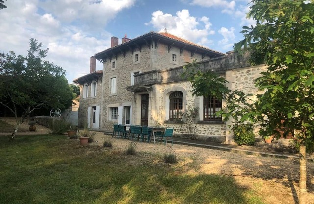 Magnificent house with large garden and private pond