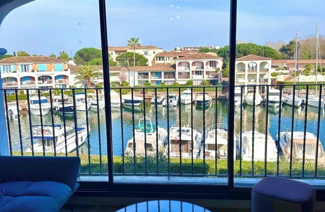 Magnificent new apartment with splendid view of the marina