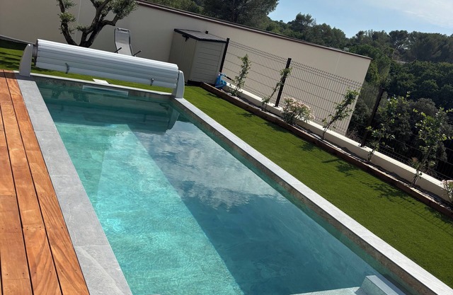 Magnificent villa in a private neighborhood with breathtaking views of the garrigues.