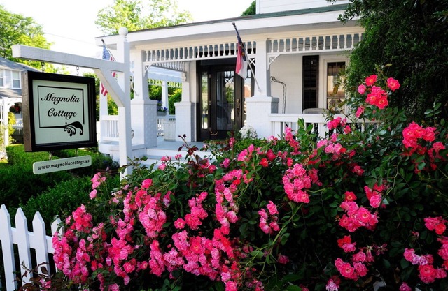Magnolia Cottage exquisita cabaña privada en el corazón del casco antiguo de Manteo!