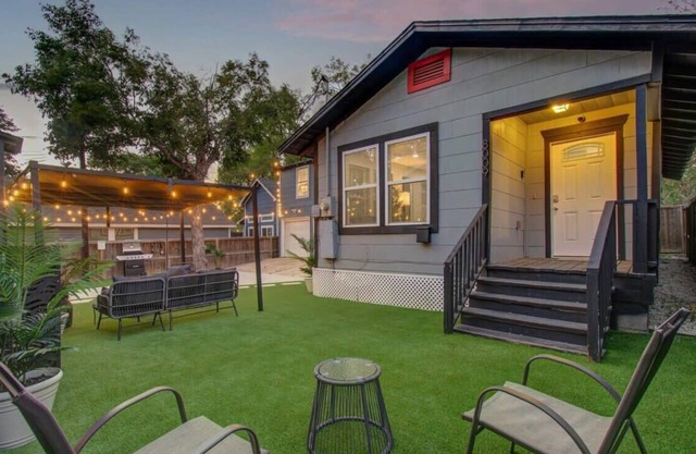 Magnolia Park Urban Retreat - 2-BD/1-BA with Yard