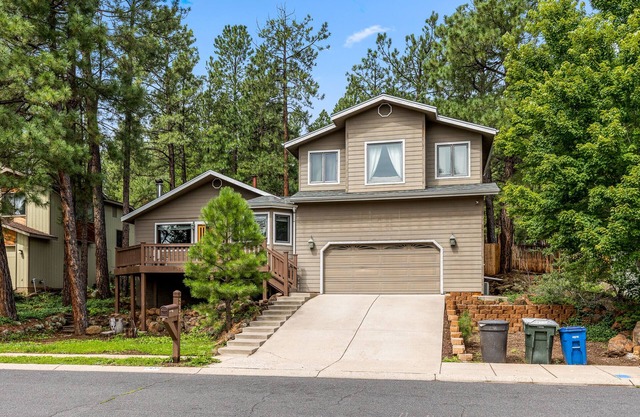 Main house w/ views, 3.5 mi Dntwn Flagstaff