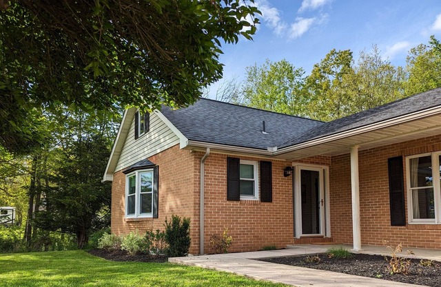 Main level on Riverside Dr