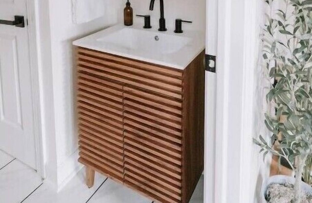 Main St. Loft Washer/Dryer + Parking Included