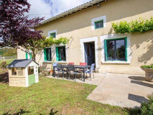 Maison de campagne avec jardin et animaux admis - FR-1-616-383