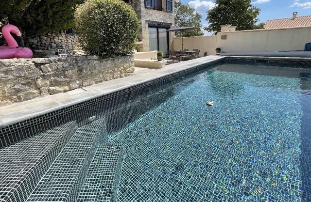 Maison de Charme Avec Piscine au Pied du Ventoux