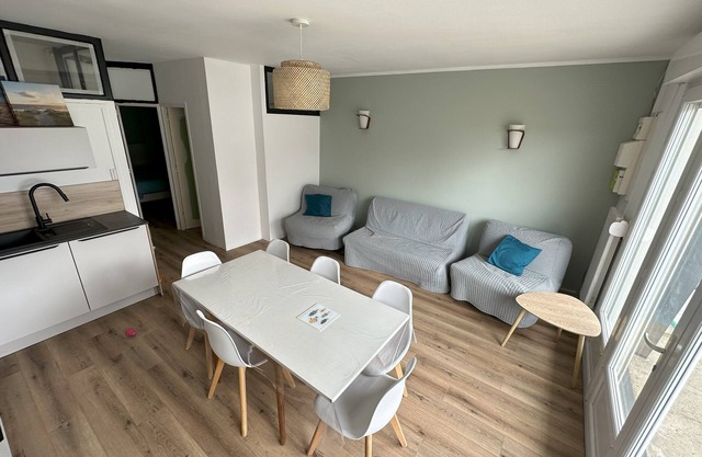 Maisonnette de 50m2, 200m de la Mer, 2 Chambres