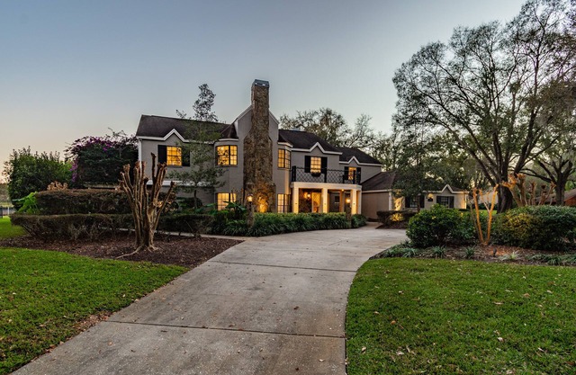 Majestic Brant Manor: Stately 8 Bdrm, Lakefront Manor w/ Pool, 15Min to City