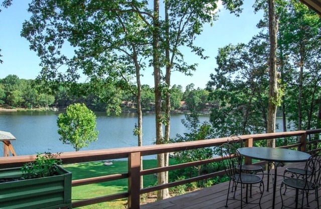 Making Memories on Lake Pineda