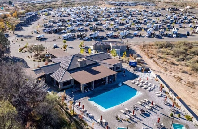 Making The Best Memories Along The Way! FREE Parking, Pool, Pets Allowed!