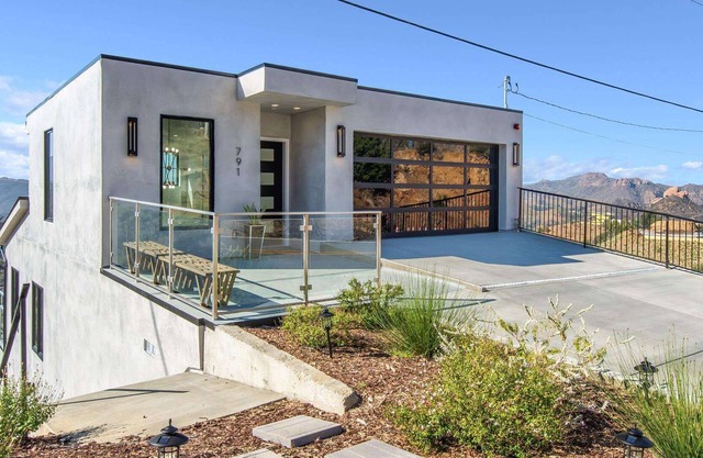 Malibu Sunset: Live well, relax, and enjoy life