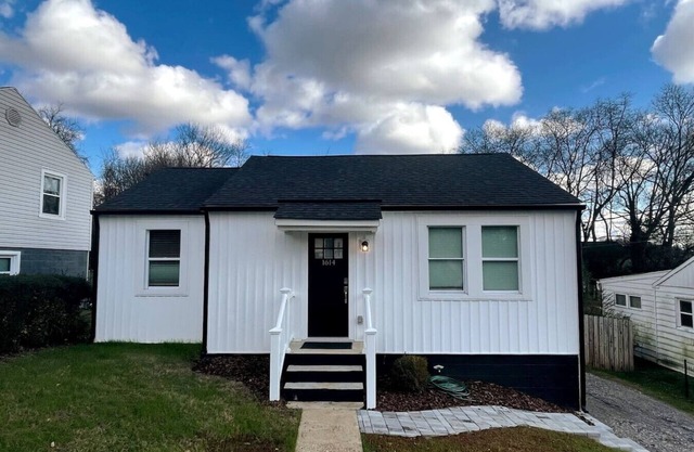 Mall St · Cozy Haven In The City W/Deck <5 min to DT Knox