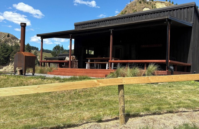 Mangatutu Fishing Hut