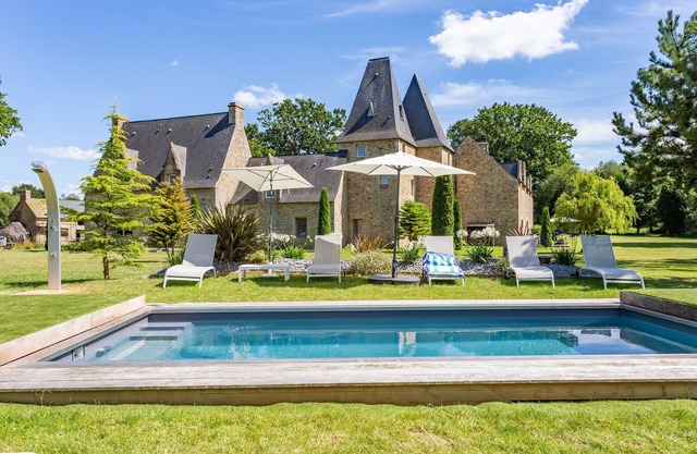 Manoir de Pléac en 2 cabañas completas y piscina climatizada al aire libre y parque de 3 Ha.