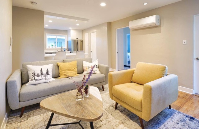 @ Marbella Lane - 3BR SFR 2Floor | DTWN SJ | Ldry