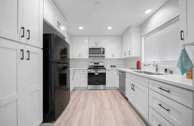 @ Marbella Lane - Modern Aesthetic 4BR Posh Home