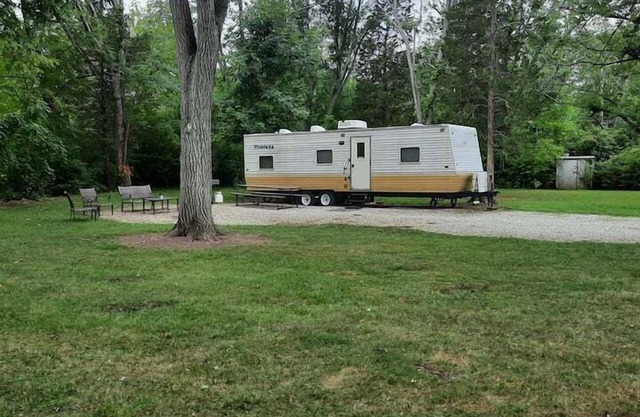 Rock Harbour Cottages, Summers Retreat Camper con muelle gratuito en East Harbour