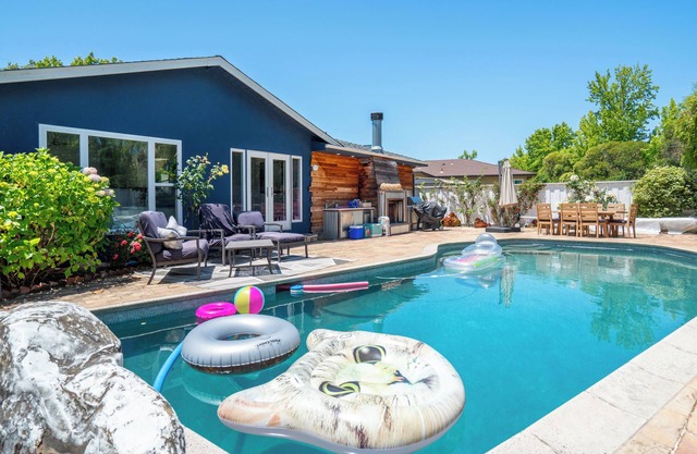 Casa Familiar con Piscina y Jacuzzi cerca de Sonoma Wine Country