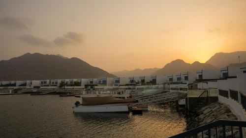 Marina & Mountain View 4BR Private Villa