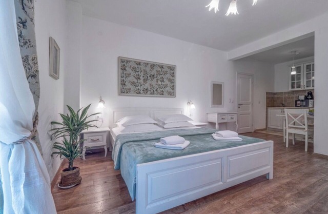 Marinero Apartments- Ground floor Studio 9